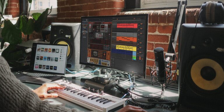 Cover Image for Reason Studios Makes Its Legendary Rack Free for Every Music Maker